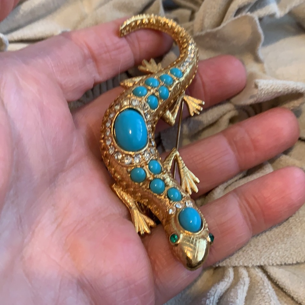 Pin - Picture 5 of 5